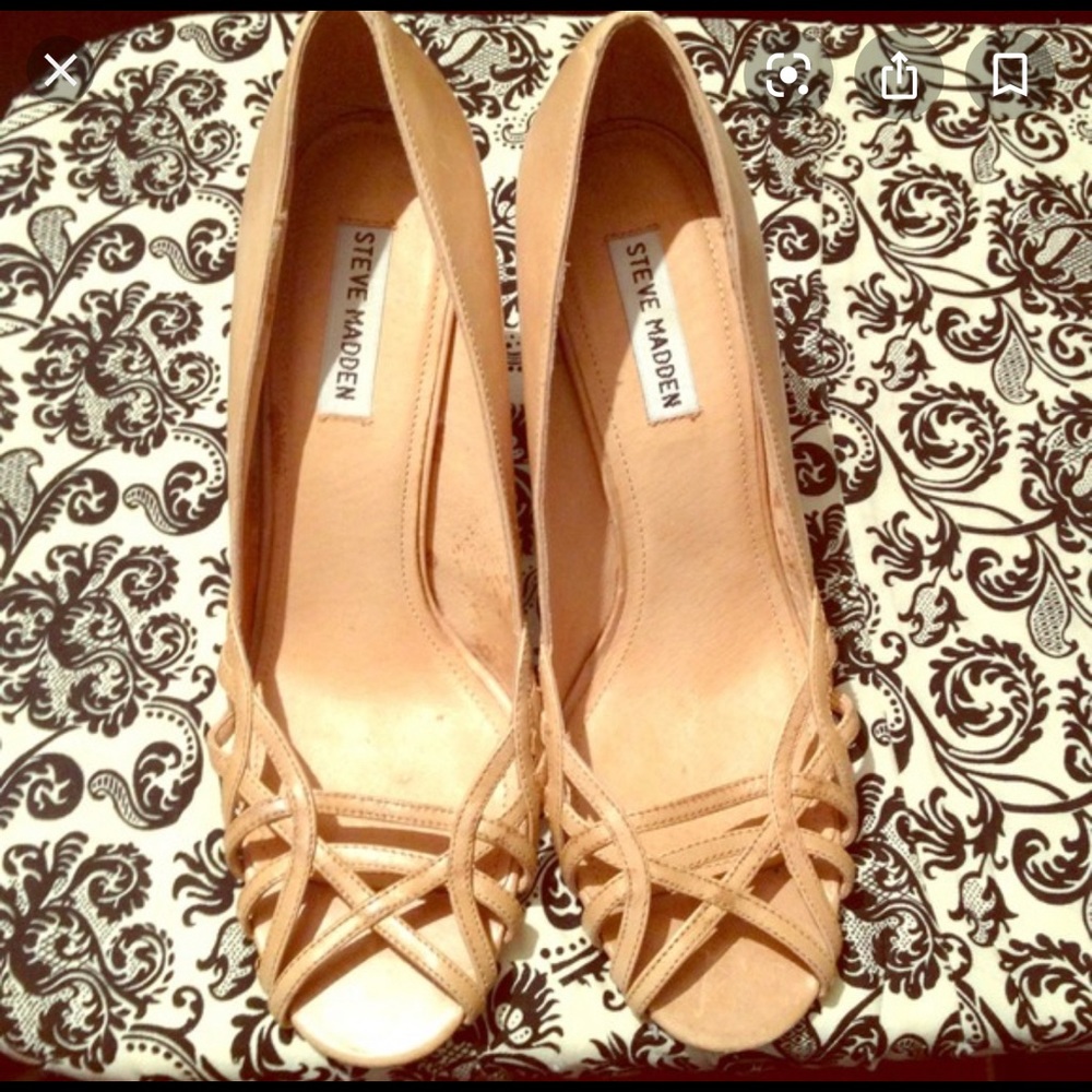 ISO Steve Madden Donatela in Tan/Nude